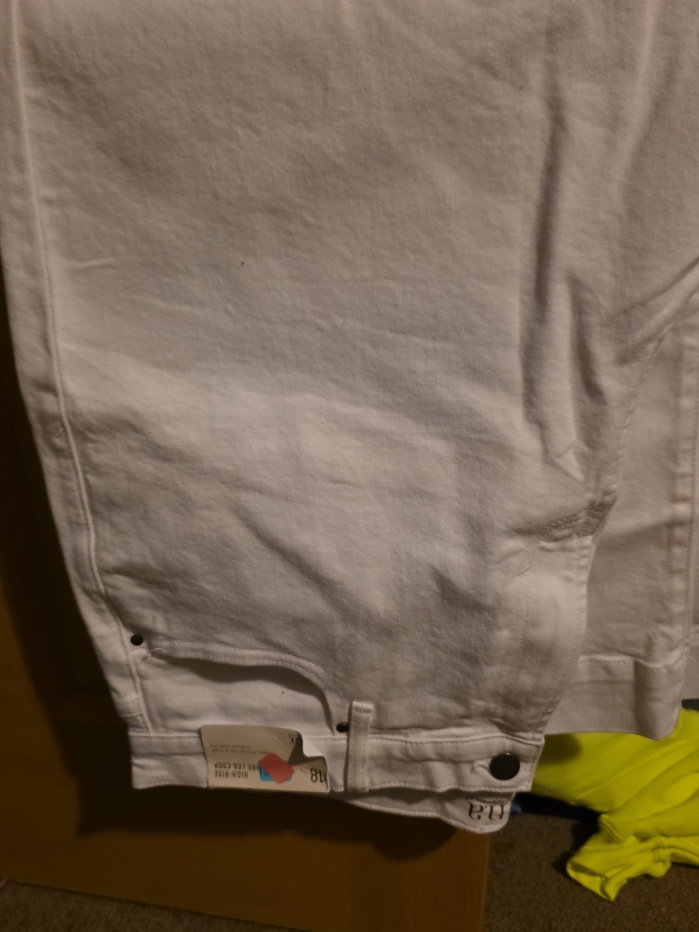 a.n.a White Cropped Ankle Jeans